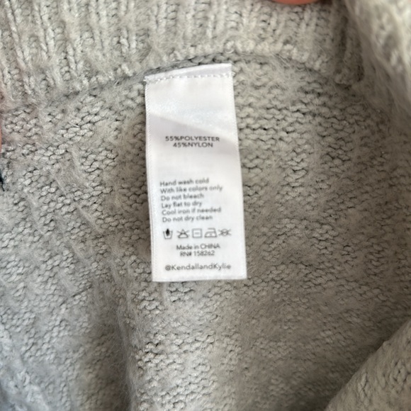 Kendall and Kylie gray sweatpants - Picture 4 of 4